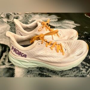 Women’s Clifton 8 Max Cushioned Road Running Shoe